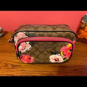 Coach crossbody purse  - almost brand new, used like twice